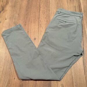 Men’s Lululemon Commission pants slim Warpatreme, 33” waist